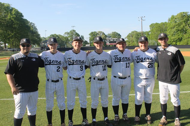 Tiger baseball seniors