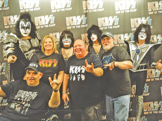 Kiss photo.png